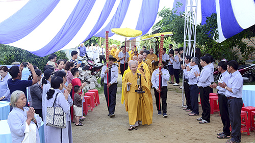 Chùa Phật Quang khánh tạ hoàn nguyện công trình Tổ đường, thỉnh Tổ an vị và các hương linh thờ tại chùa.