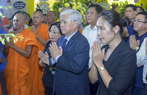 Đoàn lãnh đạo Đảng, Nhà nước, UBTƯMTTQVN viếng tang Trưởng lão Hòa thượng Dương Nhơn