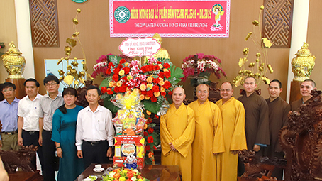 KON TUM: LÃNH ĐẠO TỈNH THĂM, CHÚC MỪNG ĐẠI LỄ PHẬT ĐẢN PL.2569 – DL.2025 TẠI BAN TRỊ SỰ GHPGVN TỈNH VÀ CÁC CƠ SỞ PHẬT GIÁO TRÊN ĐỊA BÀN