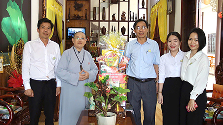 Kon Tum: Cơ quan chính quyền chúc mừng Đại Lễ Phận Đản PL. 2569 – DL. 2025 tại chùa Pháp Hoa TP Kon Tum.
