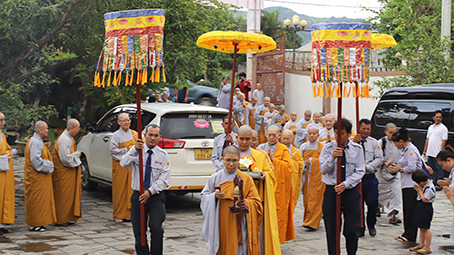 Quảng Ngãi: Phân Ban Ni giới Trung ương thăm và cúng dường Hạ trường Ngọc Hoà và Hạ trường Pháp Hoa mùa An cư Kiết hạ PL. 2569