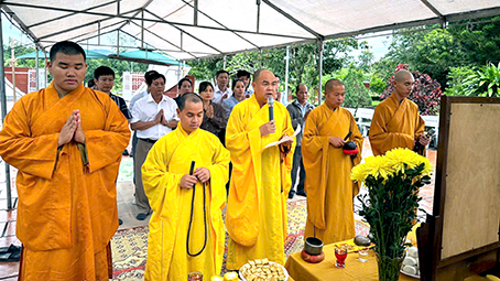 Quảng Ngãi: LỄ CẦU SIÊU TẠI NGHĨA TRANG LIỆT SĨ XÃ SA THẦY.