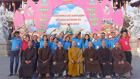 ĐẠI ĐỨC GIẢNG SƯ THÍCH MINH THIỀN THUYẾT GIẢNG TẠI KHÓA TU MÙA HÈ “NUÔI CON KHÔN LỚN”