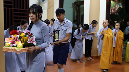 Quảng Ngãi: Chùa Phước Huệ trang nghiêm tổ chức lễ Bông hồng cài áo và Thắp nến tri ân mùa Vu Lan hiếu hạnh PL. 2569 - DL. 2025